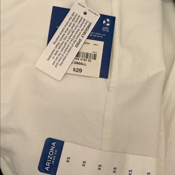 Arizona XS Mid Rise Cargo Short Juniors Solid Snowdrift White Comfy Everyday - Picture 4 of 4